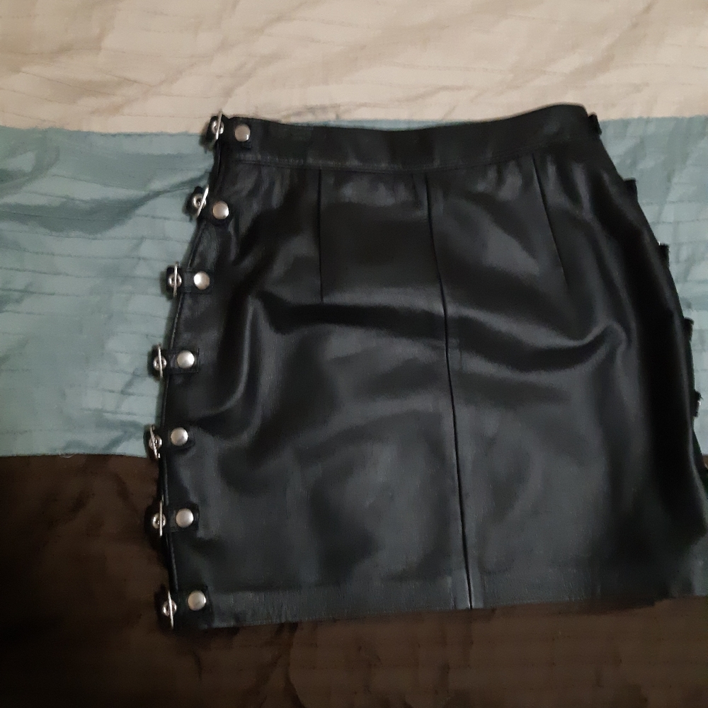 Side buckle leather mini skirt